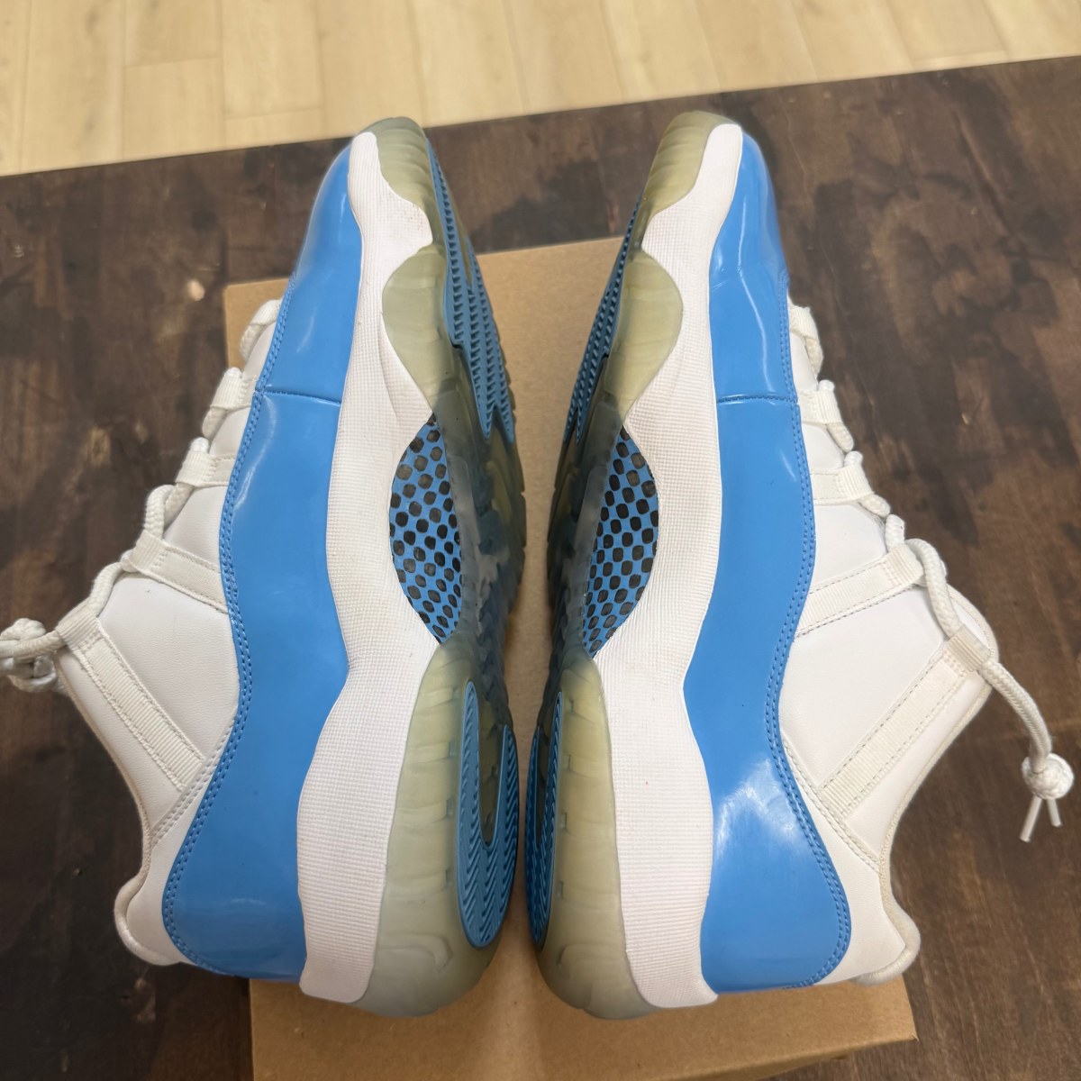 Jordan 11 Retro Low University Blue (2017) Size 12 (Pre-Owned) - Image 5
