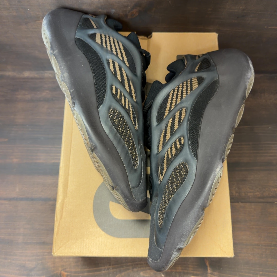 adidas Yeezy 700 V3 Clay Brown - Image 2