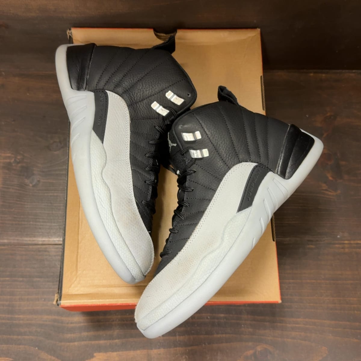 Jordan 12 Retro Barons Size 8.5 (Pre-Owned) - back