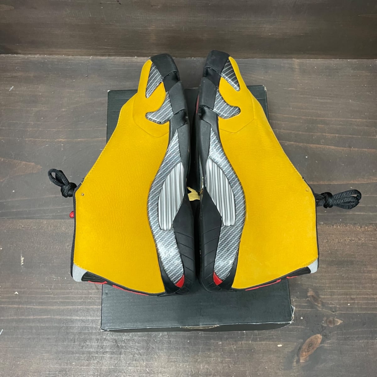 Jordan 14 Retro University Gold (GS) Size 7Y (Pre-Owned) - box