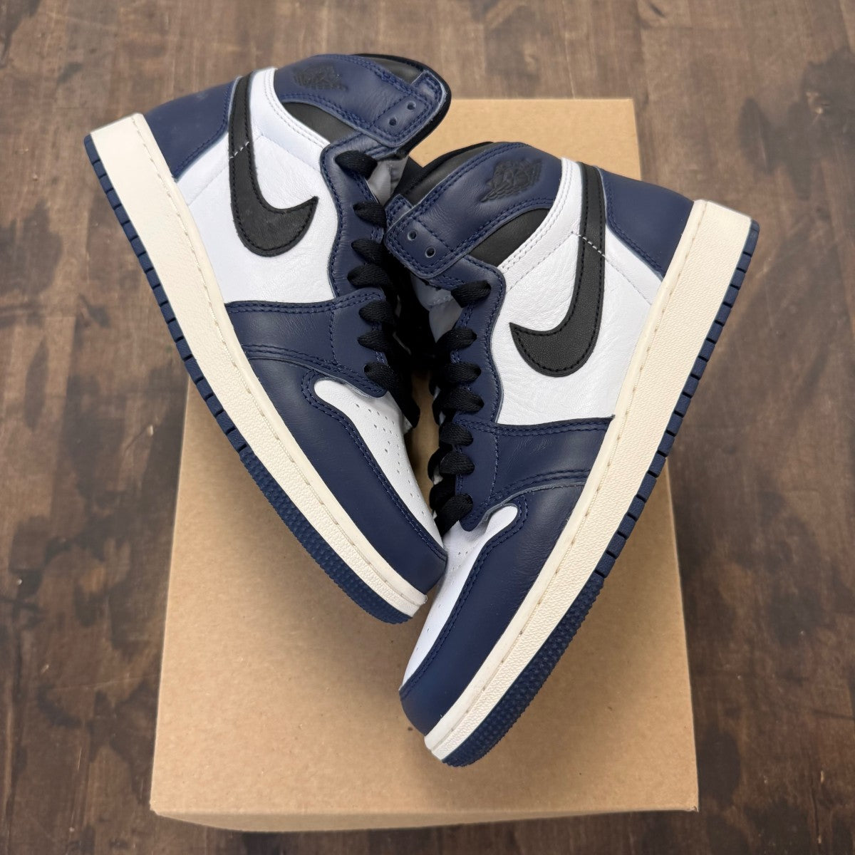 Jordan 1 Retro High OG Midnight Navy (GS) Size 6Y (Pre-Owned) - Image 1