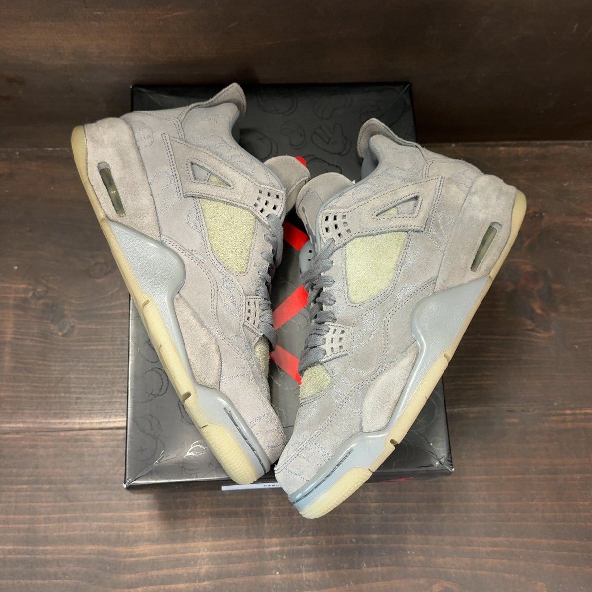 Jordan 4 Retro Kaws Size 9 (Pre-Owned) - back