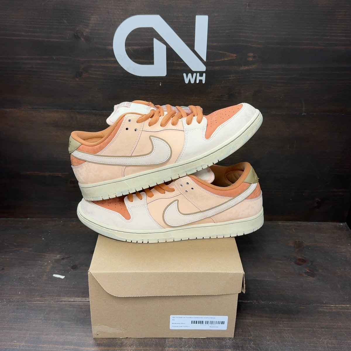 Nike SB Dunk Low Trocadéro Gardens Size 13 (Pre-Owned) - front