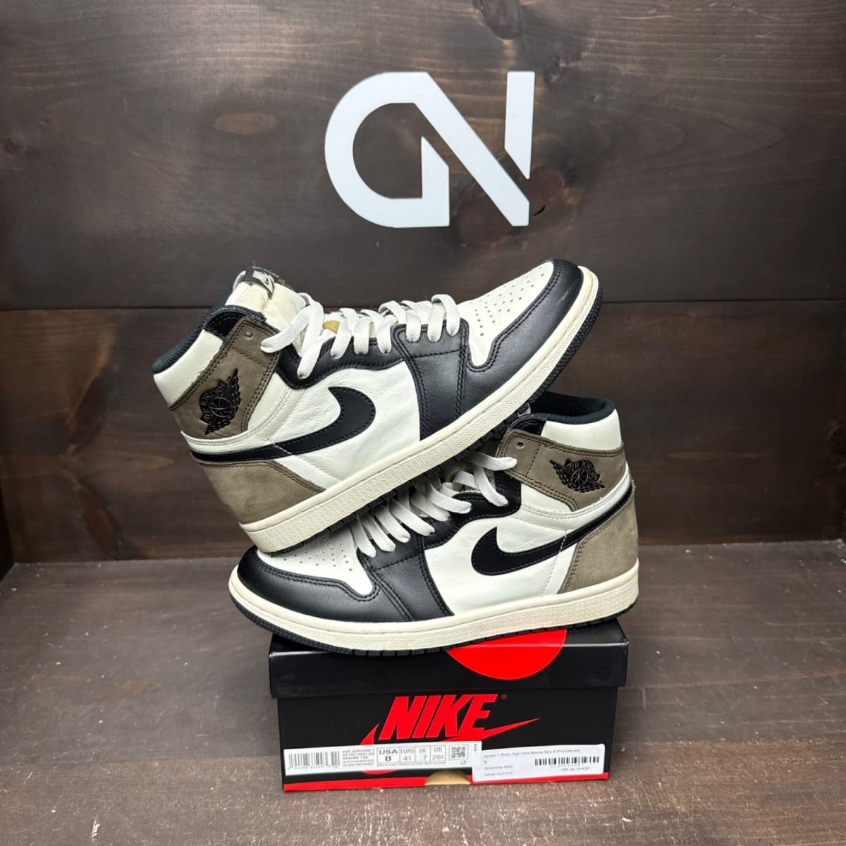 Jordan 1 Retro High Dark Mocha Size 8 (Pre-Owned) - front