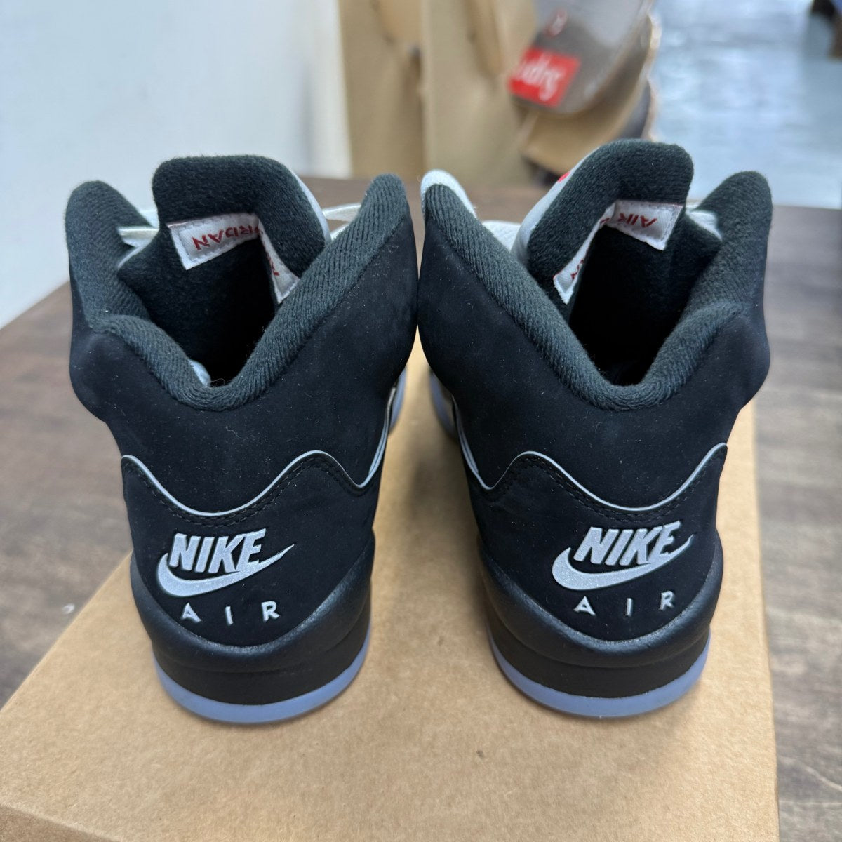 Jordan 5 Retro OG Black Metallic Reimagined (GS) Size 5Y (Pre-Owned) - Image 3
