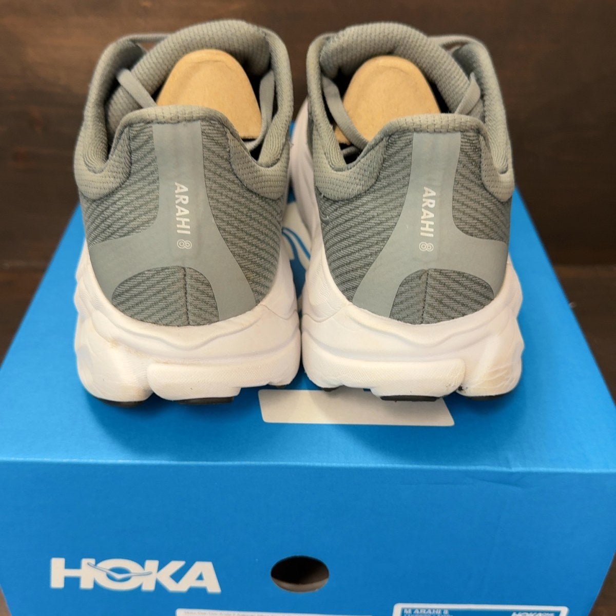 Hoka One One Arahi 8 Asteroid Silver Size 9 (Pre-Owned) - Image 5