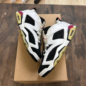 Jordan 6 Retro Low Fuchsia Flash (GS) Size 7Y (Pre-Owned) - Image 1
