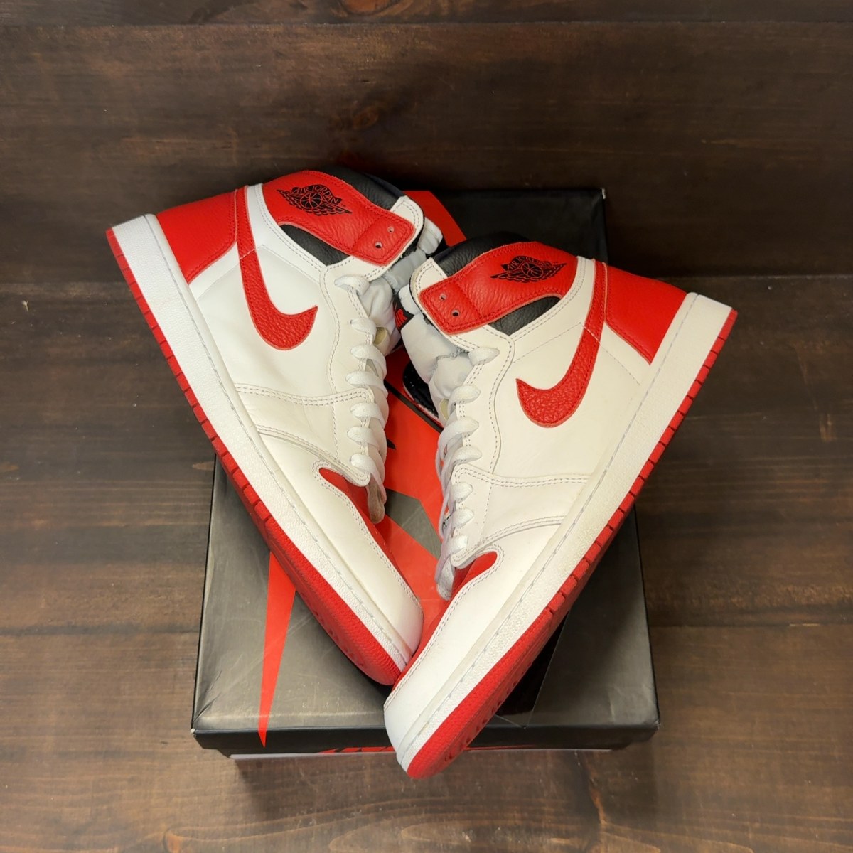 Jordan 1 Retro High OG Heritage Size 13 (Pre-Owned) - Image 2