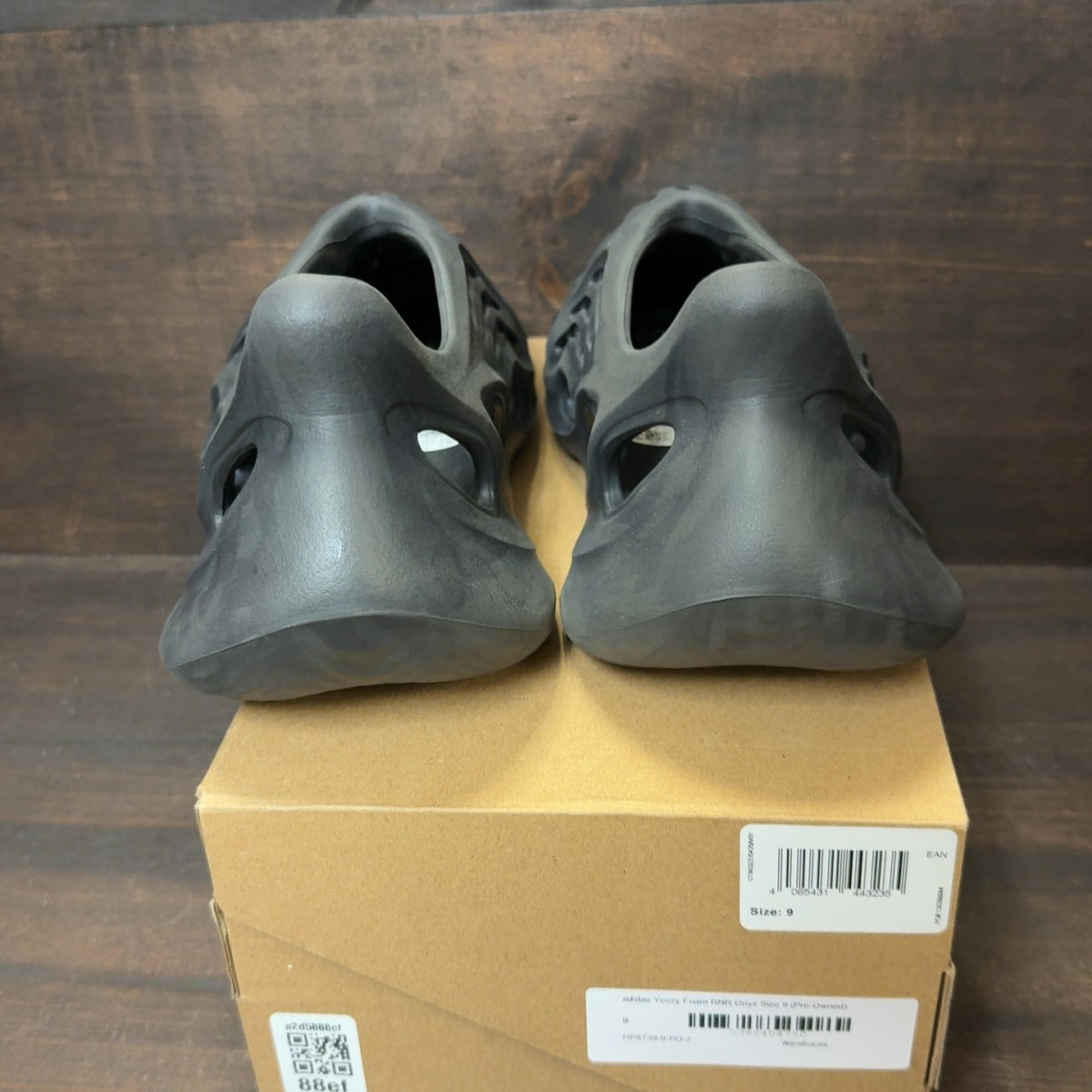 adidas Yeezy Foam RNR Onyx - Image 4