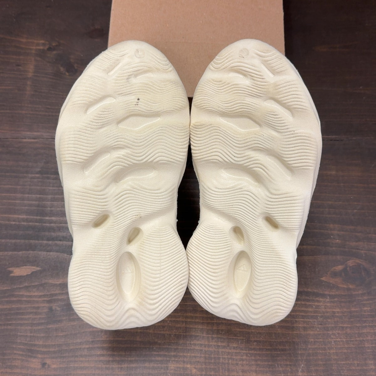 adidas Yeezy Foam RNNR Sand - Image 6