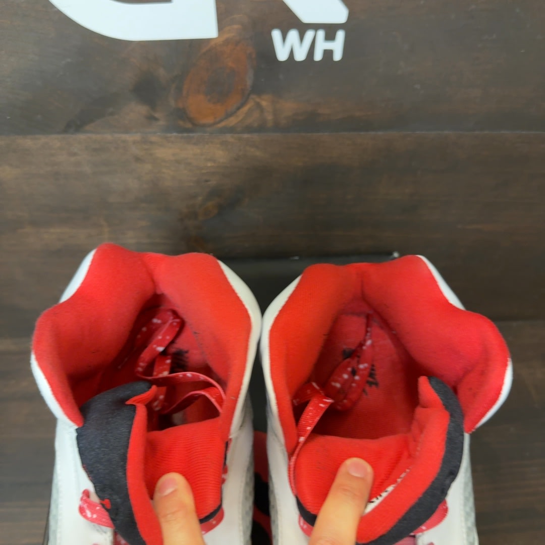 Jordan 5 Retro Fire Red Black Tongue (2025) Size 13 (Pre-Owned) - Image 4