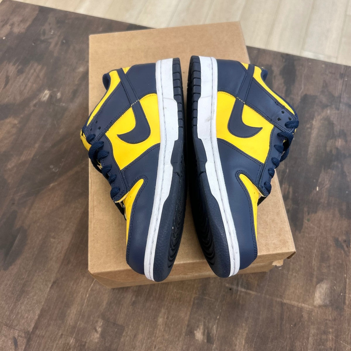 Nike Dunk Low Michigan (2021/2024) (GS) Size 6.5Y (Pre-Owned) - Image 3