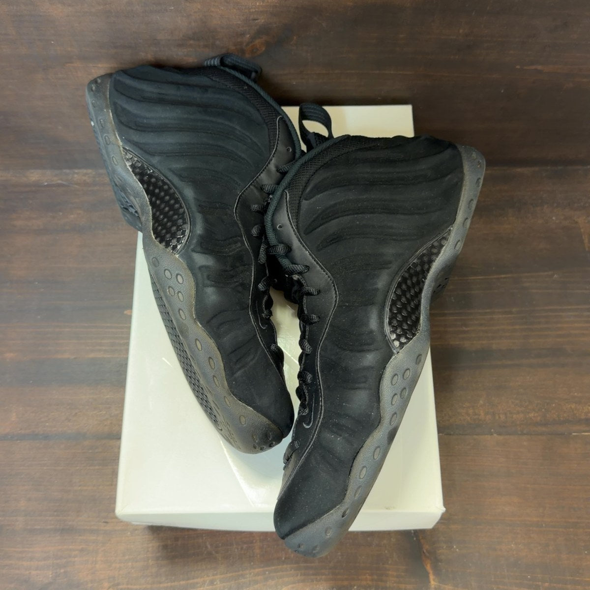 Nike Air Foamposite One Black Suede Size 13 (Pre-Owned) - Image 2