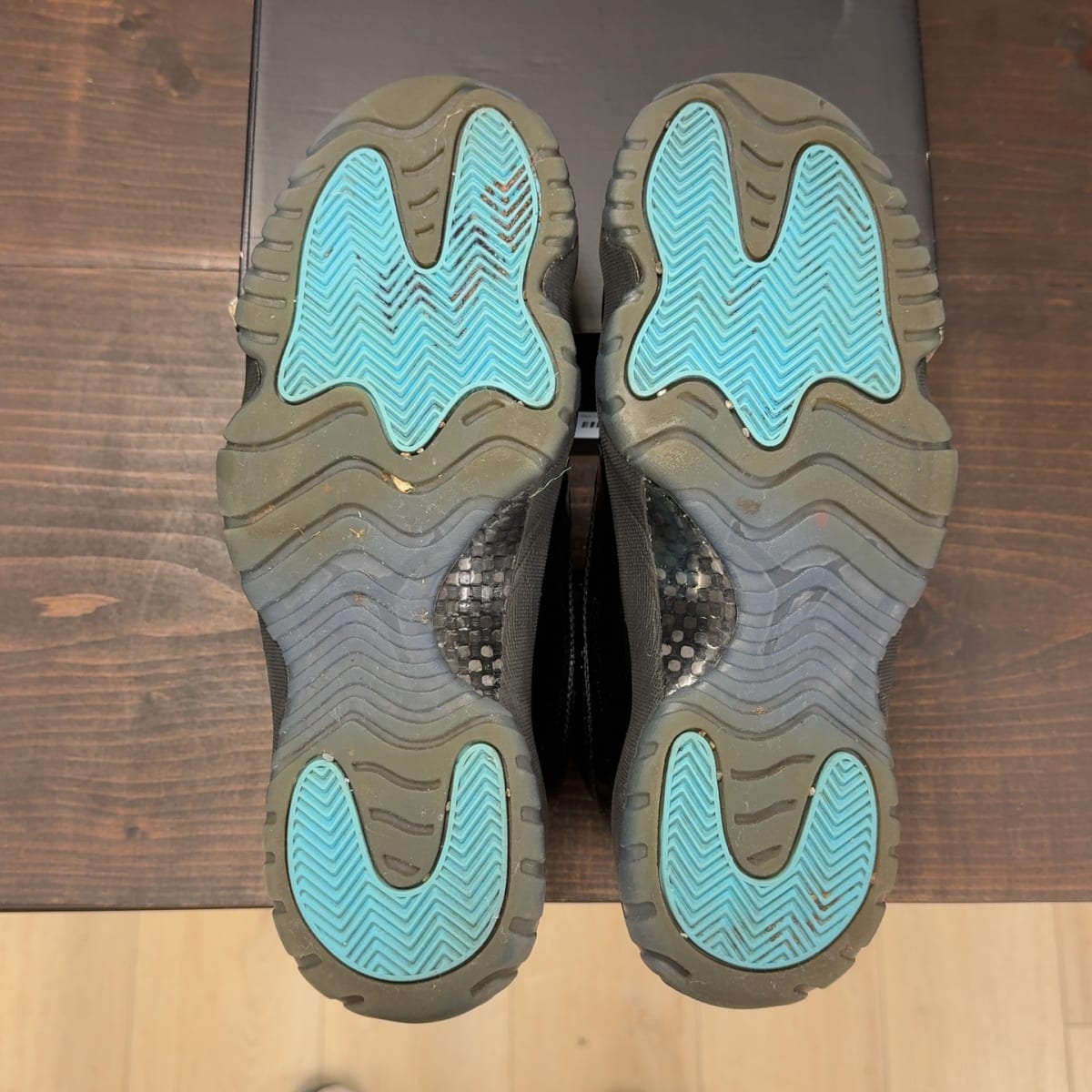 Jordan 11 Retro Gamma Blue (2025) Size 10.5 (Pre-Owned) - aux