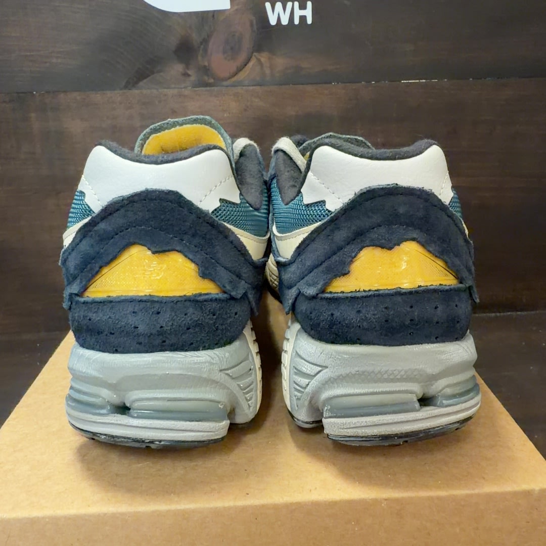 New Balance 2002R Protection Pack Dark Navy Size 8.5 (Pre-Owned) - Image 4