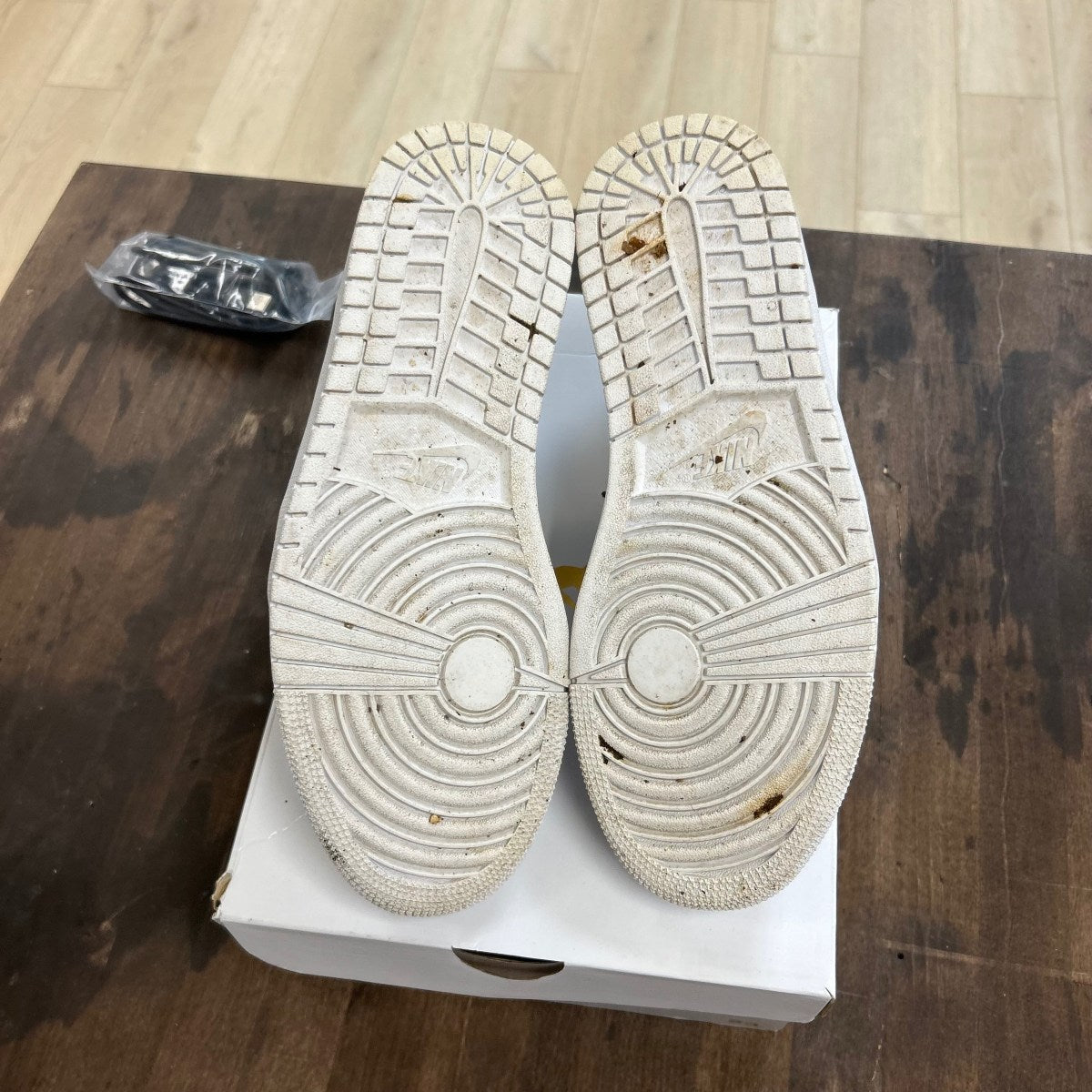 Jordan 1 Low White Metallic Gold (Women's) - Image 5