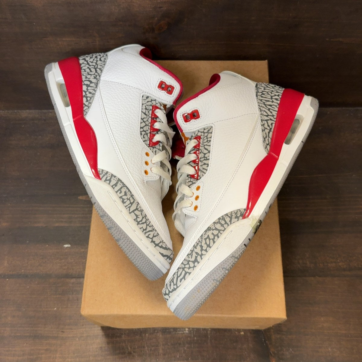 Jordan 3 Retro Cardinal Red Size 10 (Pre-Owned) - Image 2