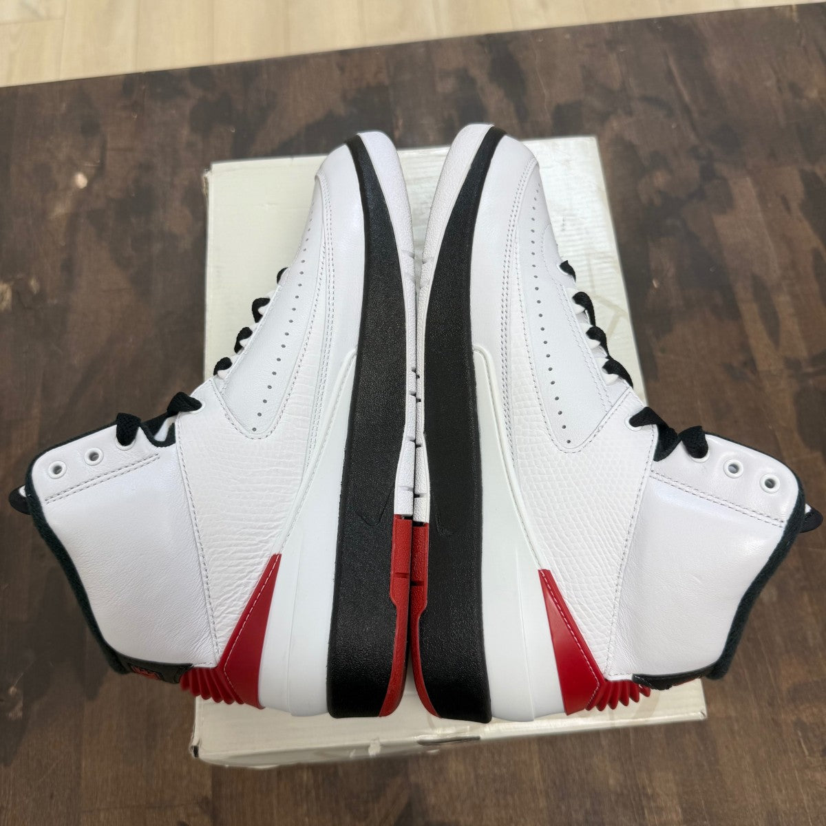 Jordan 2 Retro OG Chicago (2022) (Women's) - Image 4