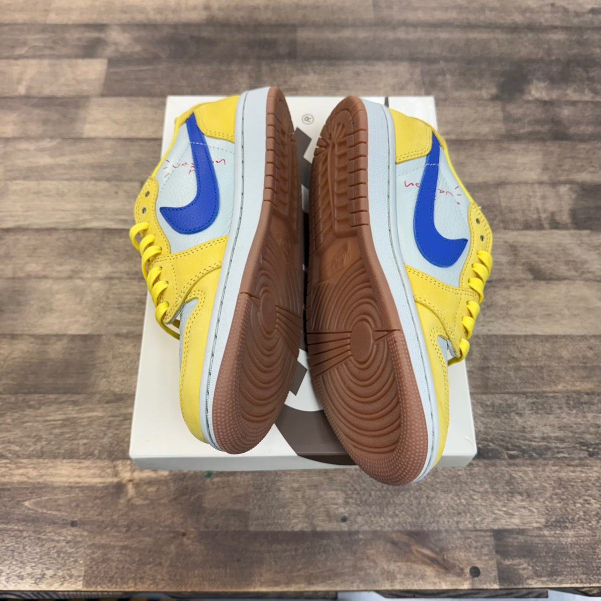 Jordan 1 Retro Low OG SP Travis Scott Canary (Women's) Size 6W (Pre-Owned) - Image 3