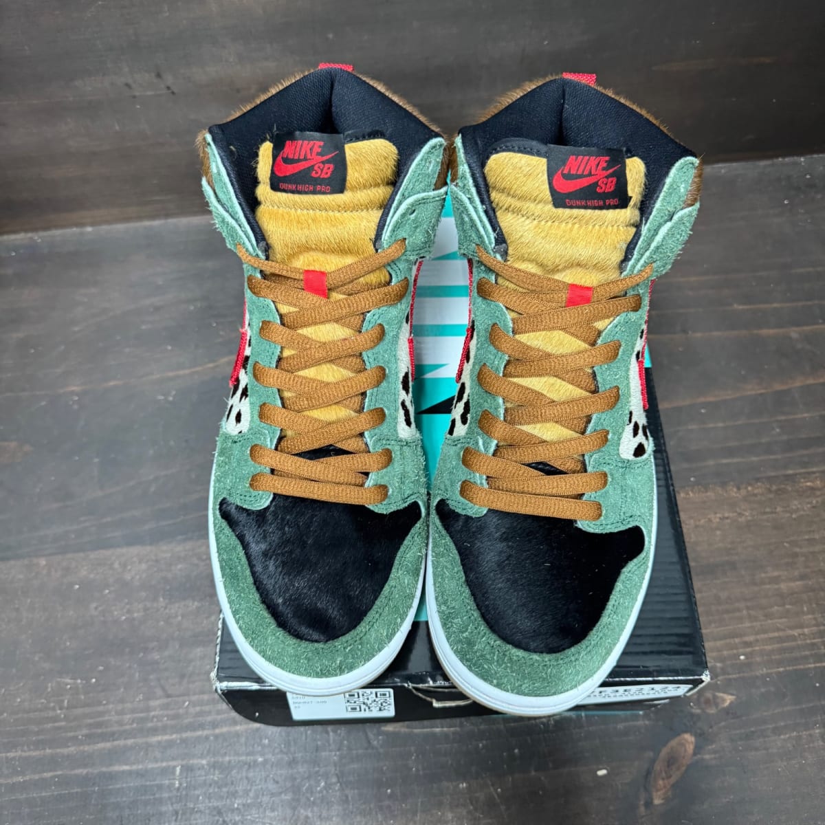 Nike SB Dunk High Dog Walker Size 9.5 (Pre-Owned) - side
