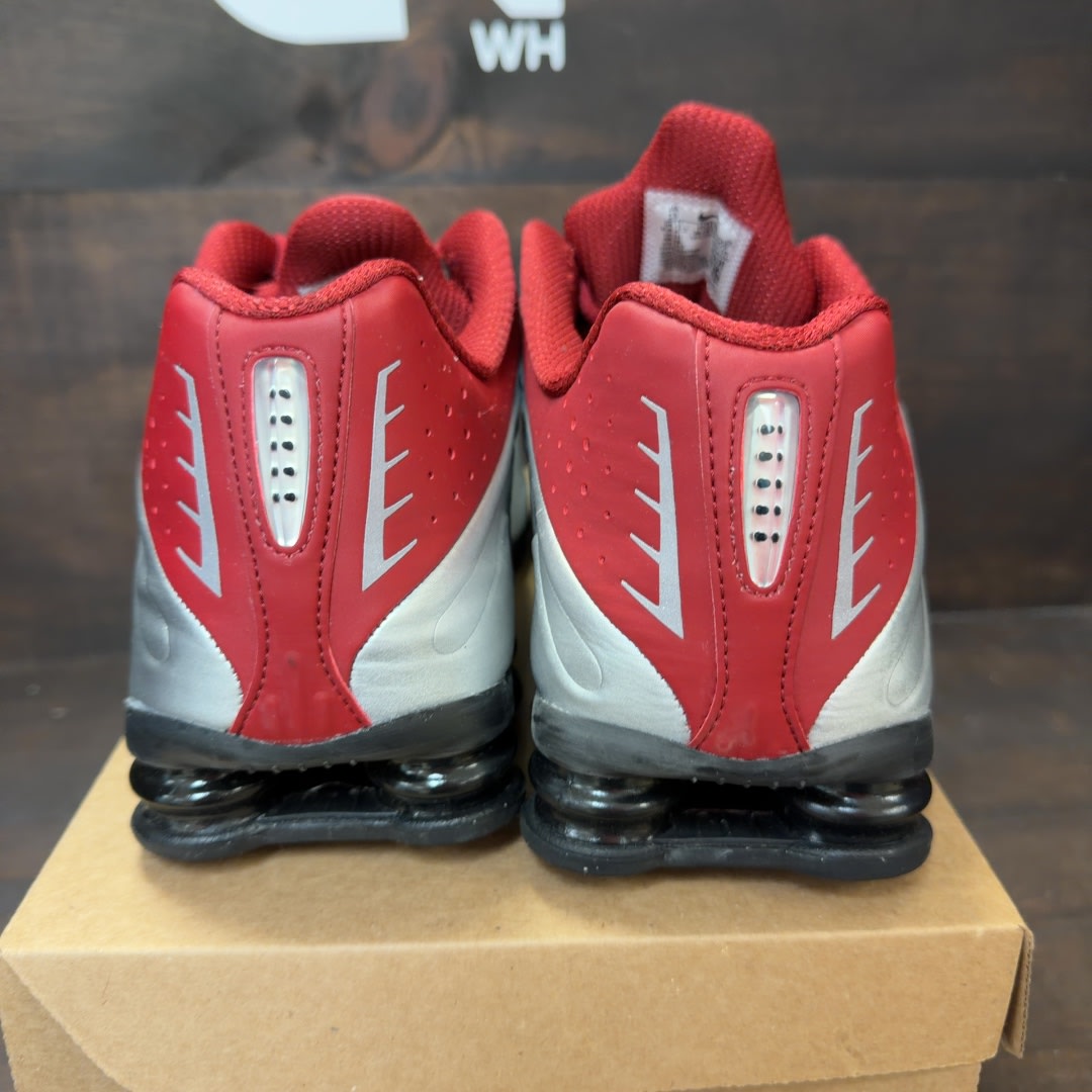 Nike Shox R4 Metallic Silver Black Crimson Size 13 (Pre-Owned) - Image 4