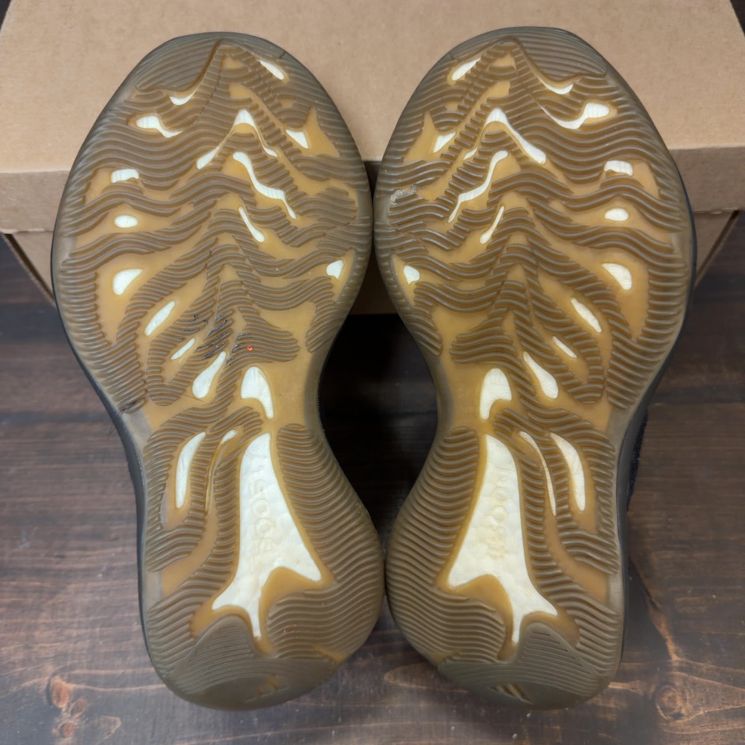 adidas Yeezy Boost 380 Onyx Size 5 (Pre-Owned) - Image 6
