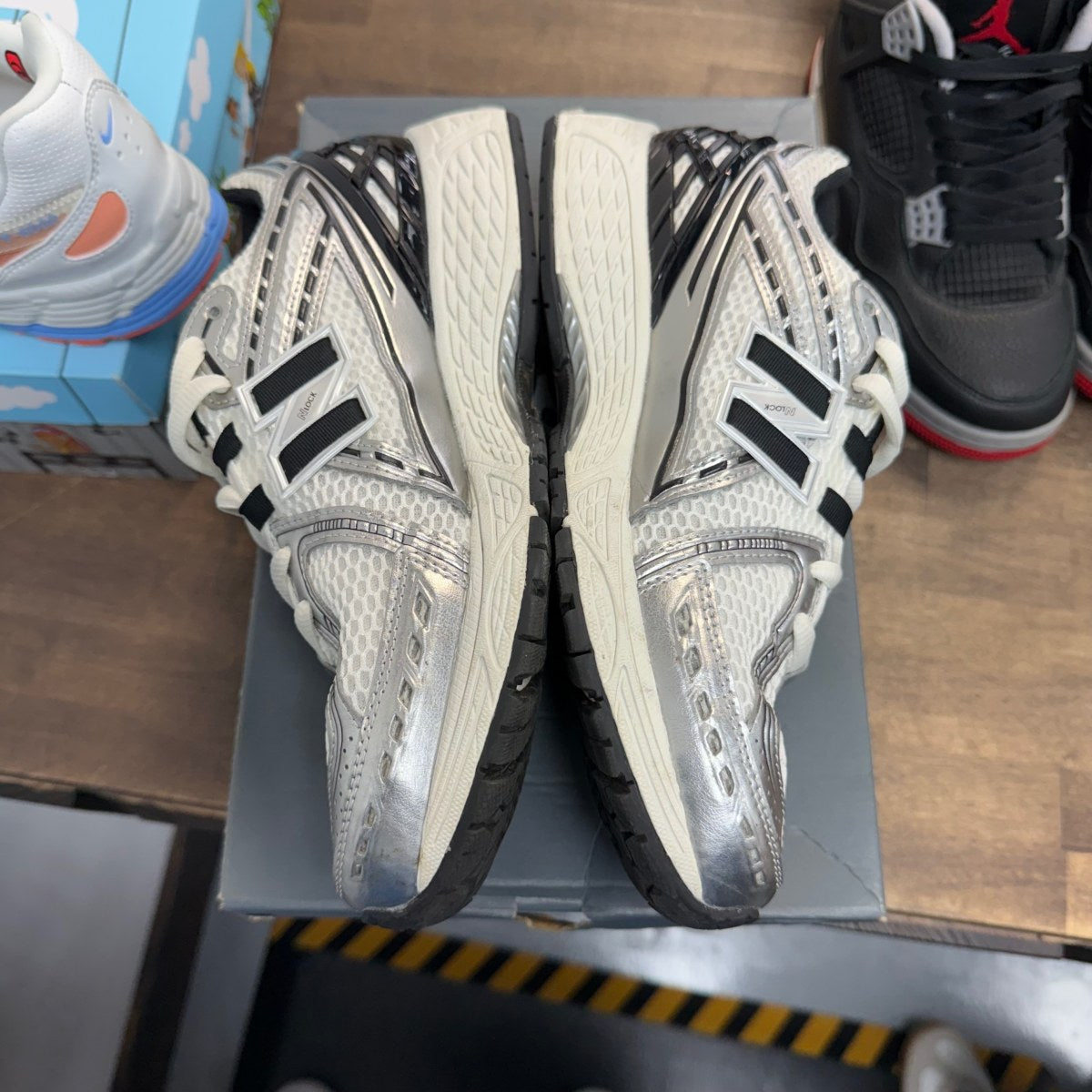 New Balance 1906R Silver Black Size 9.5 (Pre-Owned) - Image 3