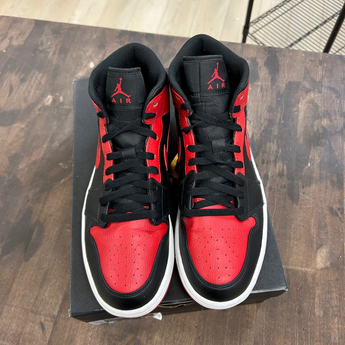 Jordan 1 Mid Banned (2020) - Image 2
