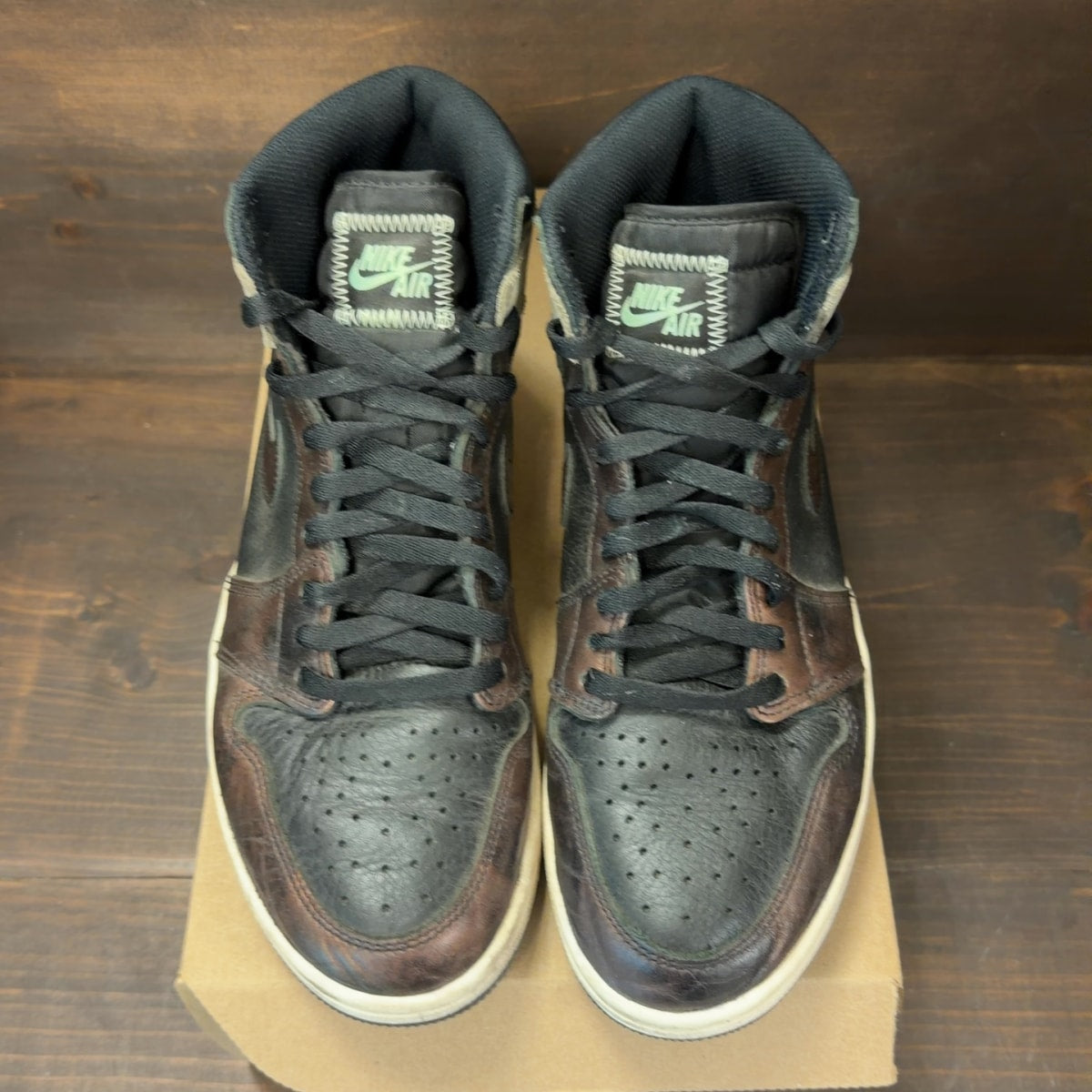 Jordan 1 Retro High Light Army Rust Shadow Patina Size 10 (Pre-Owned) - Image 3