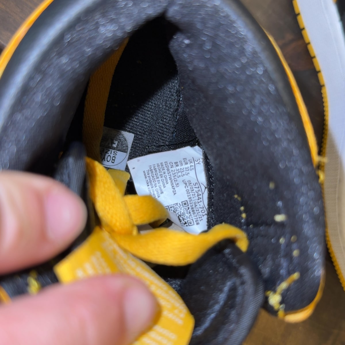 Jordan 1 Retro High OG Pollen (GS) Size 5Y (Pre-Owned) - Image 8