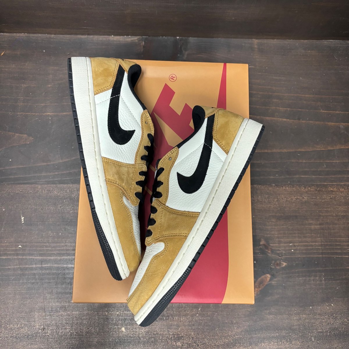 Jordan 1 Low OG Rookie of the Year Size 10 (Pre-Owned) - back