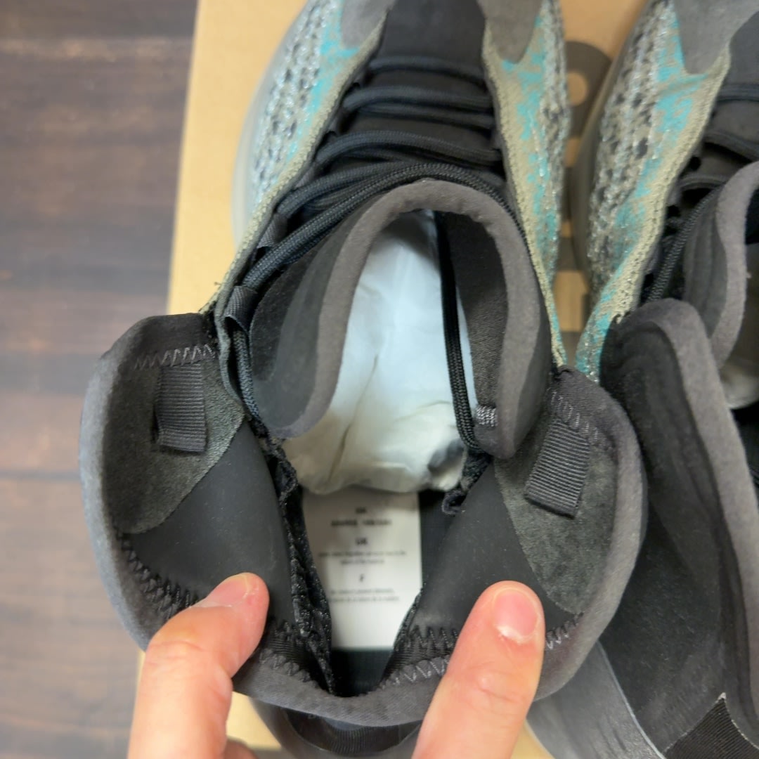 adidas Yeezy QNTM Teal Blue Size 12 (Pre-Owned) - Image 5
