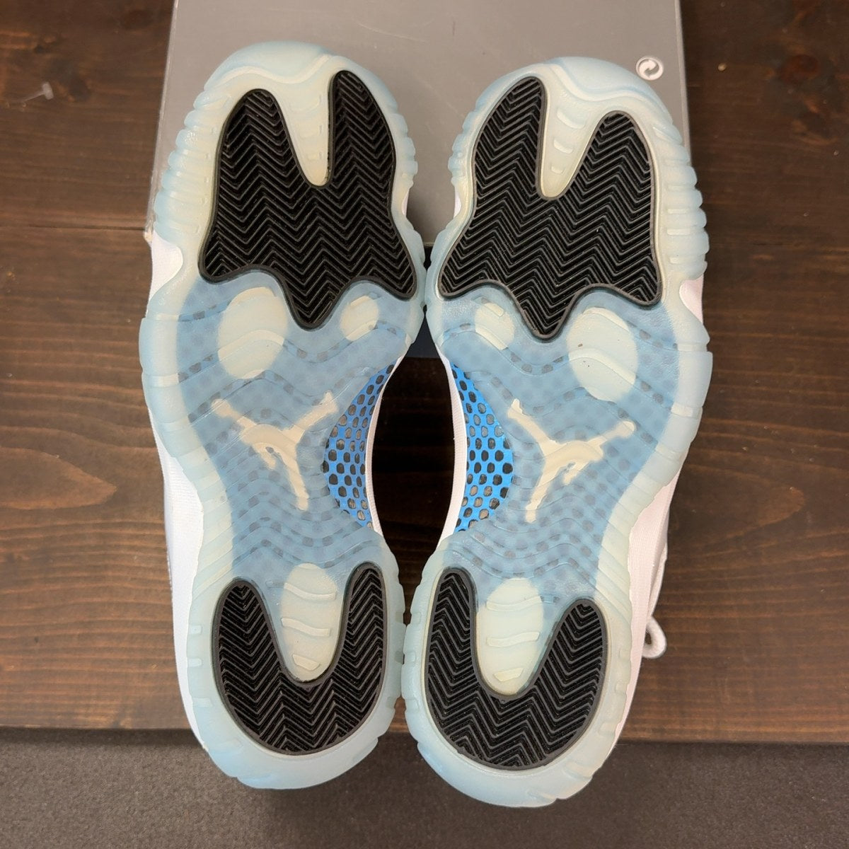 Jordan 11 Retro Legend Blue (2024) - Image 8
