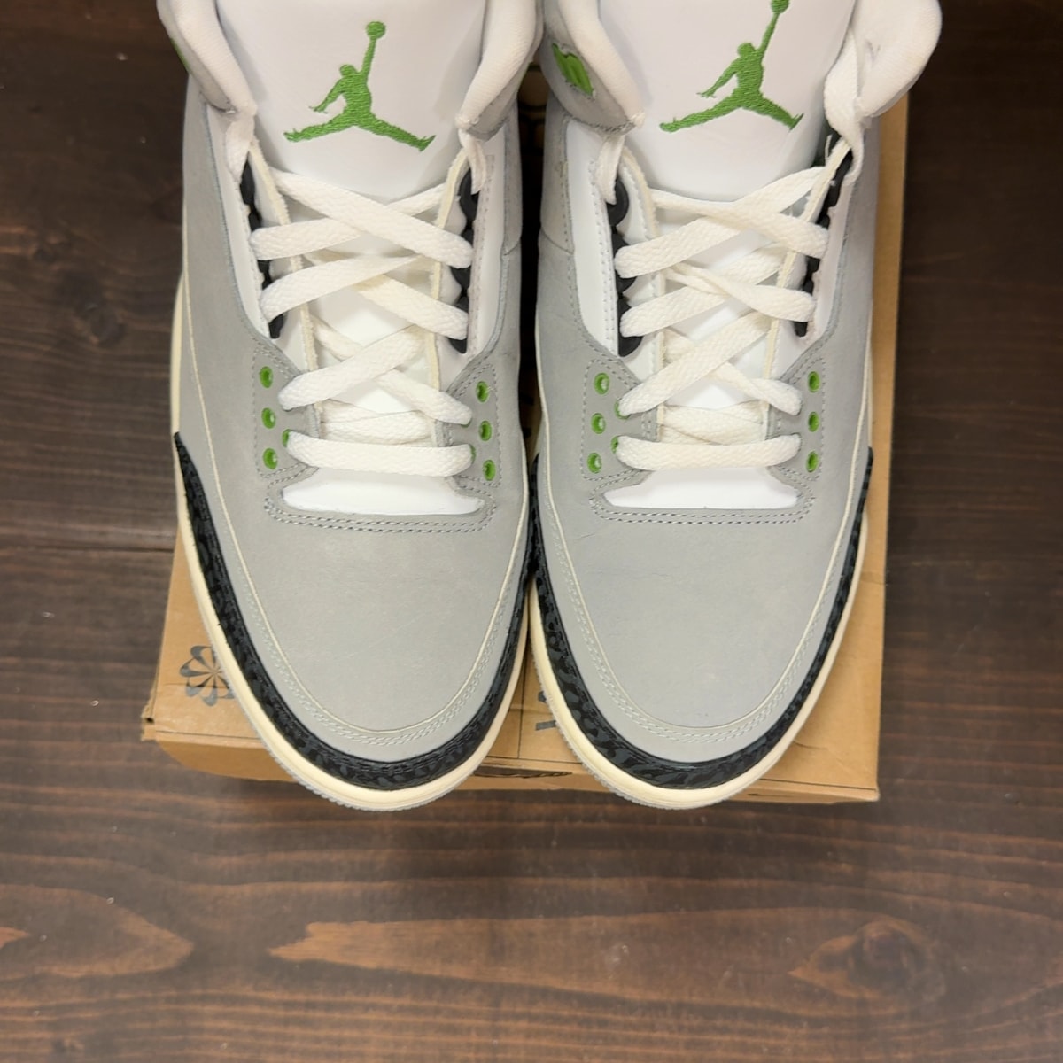 Jordan 3 Retro Chlorophyll Size 11 (Pre-Owned) - Image 3