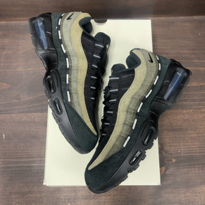Nike Air Max 95 SP Undefeated Geo La Brea Medium Olive Size 12 (Pre-Owned)