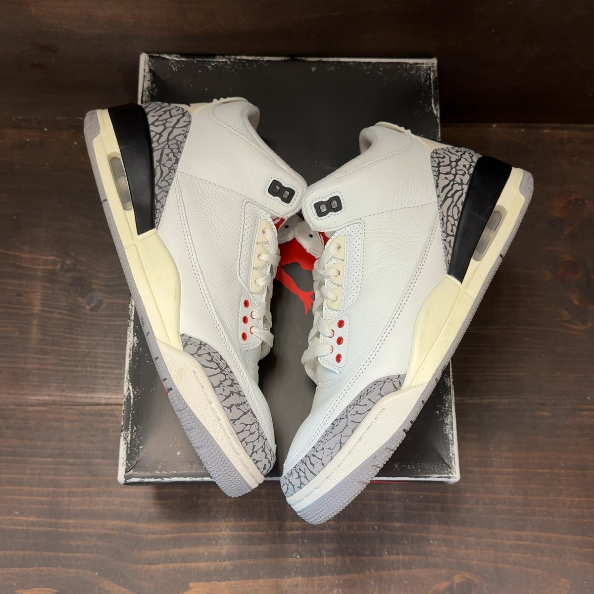 Jordan 3 Retro White Cement Reimagined Size 9 (Pre-Owned) - back
