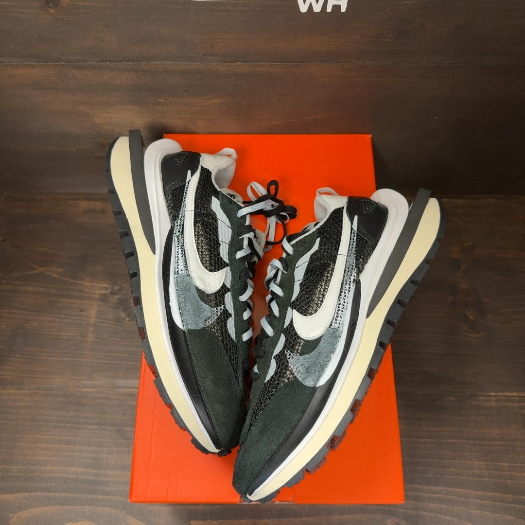 Nike Vaporwaffle sacai Black White - Image 2