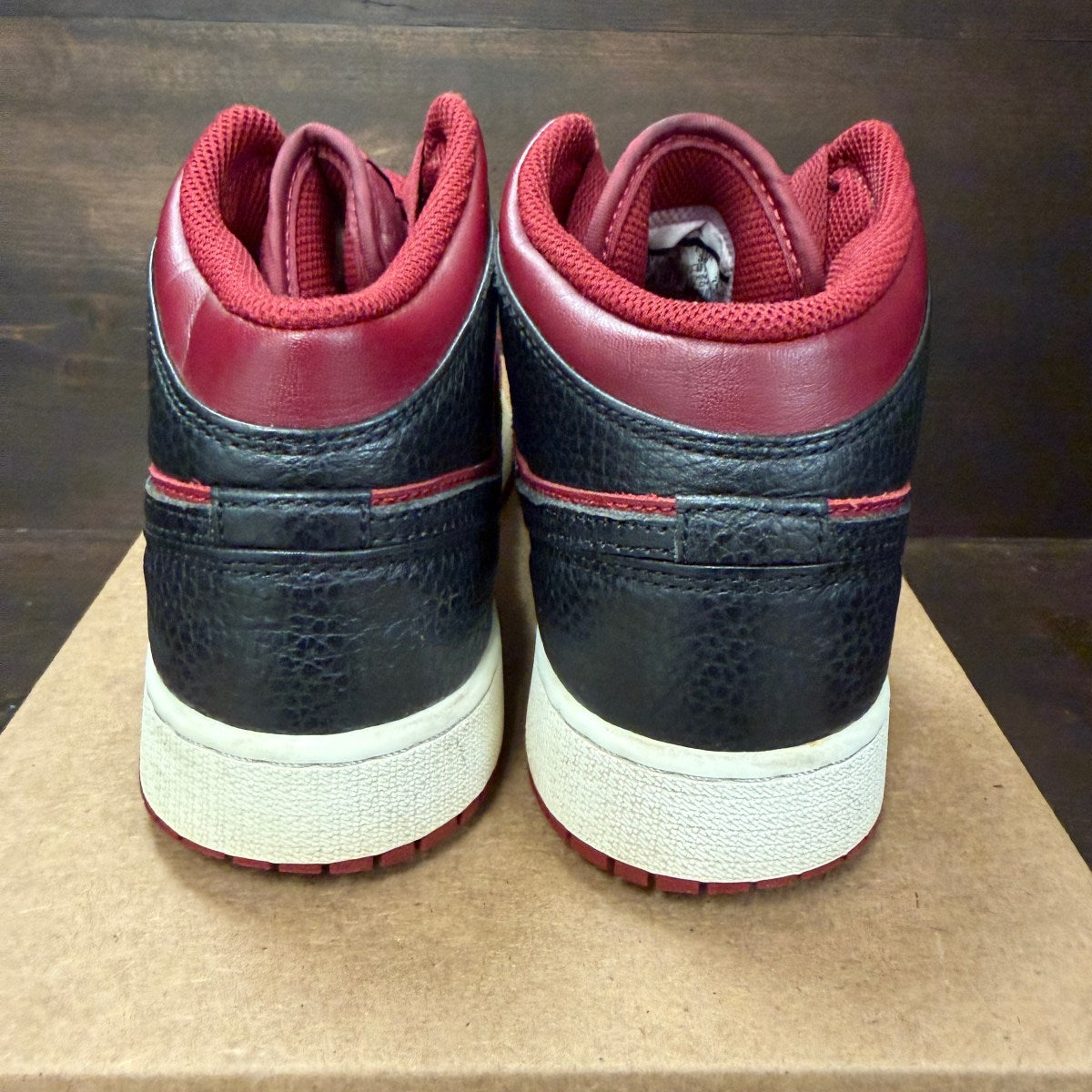 Jordan 1 Mid Team Red Black White (GS) Size 5.5Y (Pre-Owned) - Image 4