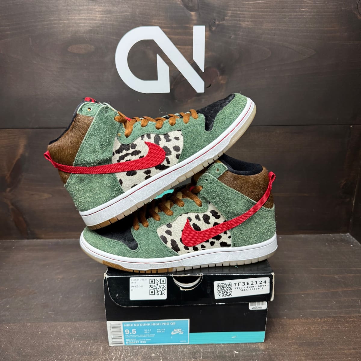 Nike SB Dunk High Dog Walker Size 9.5 (Pre-Owned) - front