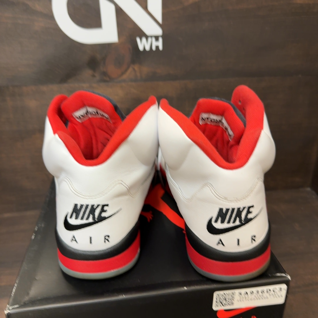 Jordan 5 Retro Fire Red Black Tongue (2025) Size 13 (Pre-Owned) - Image 5