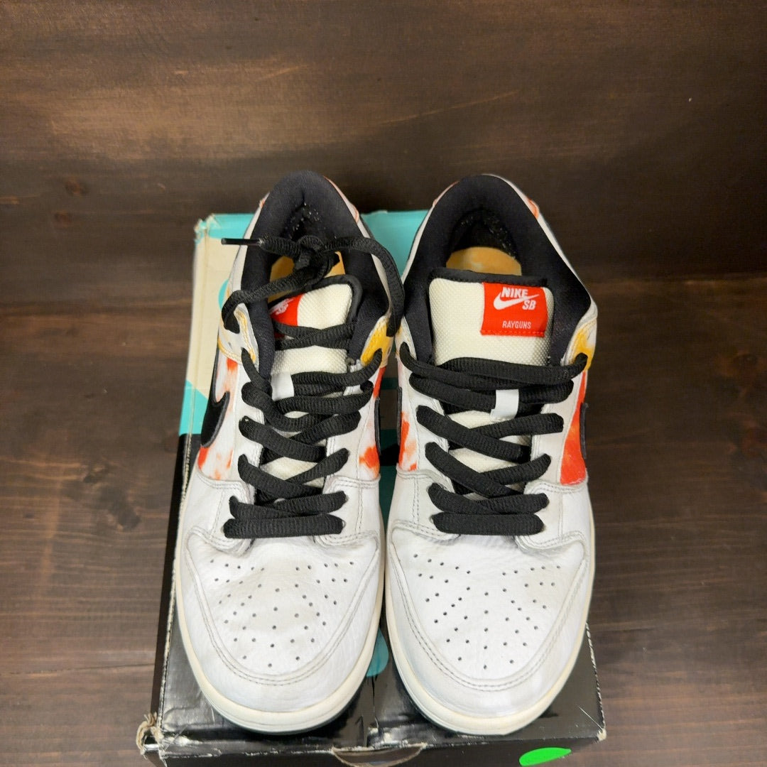 Nike SB Dunk Low Raygun Tie-Dye White Size 8 (Pre-Owned)