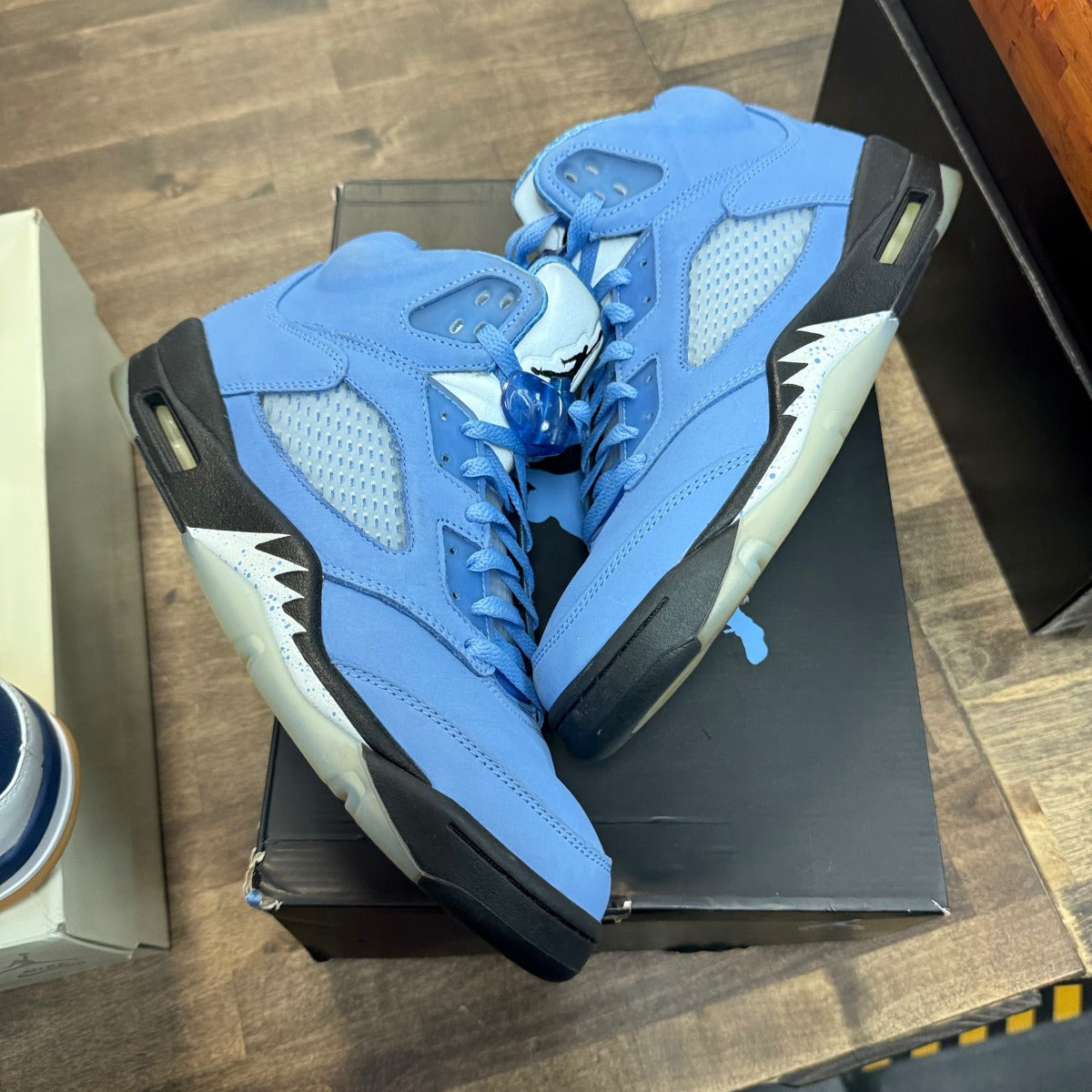 Jordan 5 Retro UNC University Blue - Image 1