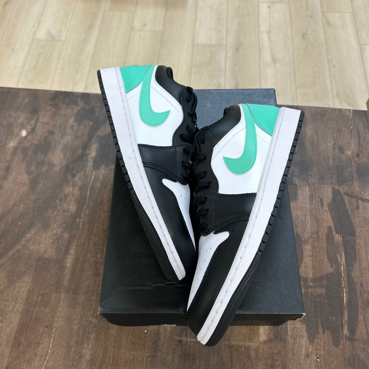 Jordan 1 Low Green Glow - Image 1