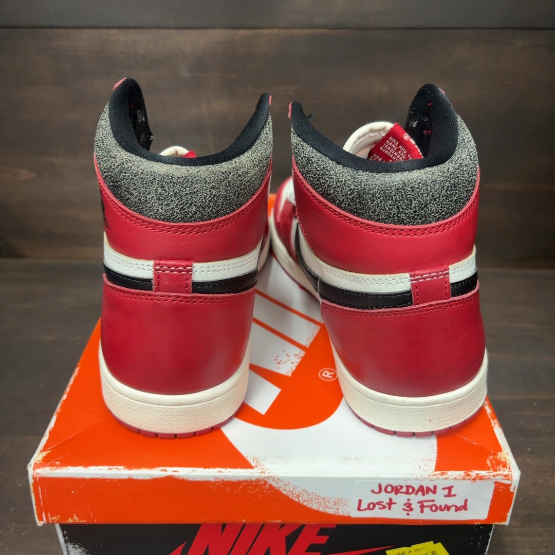 Jordan 1 Retro High OG Chicago Lost and Found Size 10.5 (Pre-Owned)