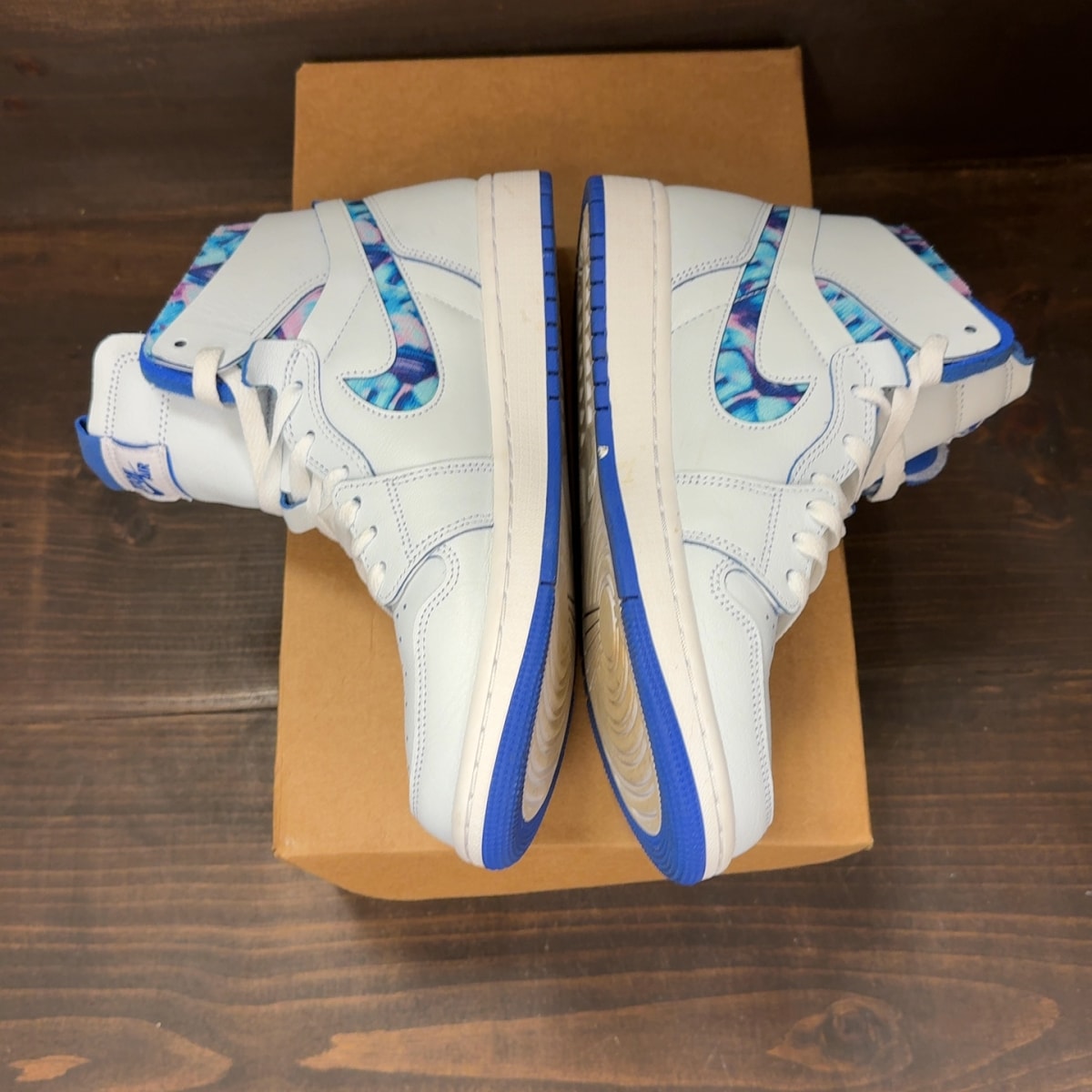 Jordan 1 High Zoom Air CMFT 25 Years In China Size 8.5W (Pre-Owned) - Image 4