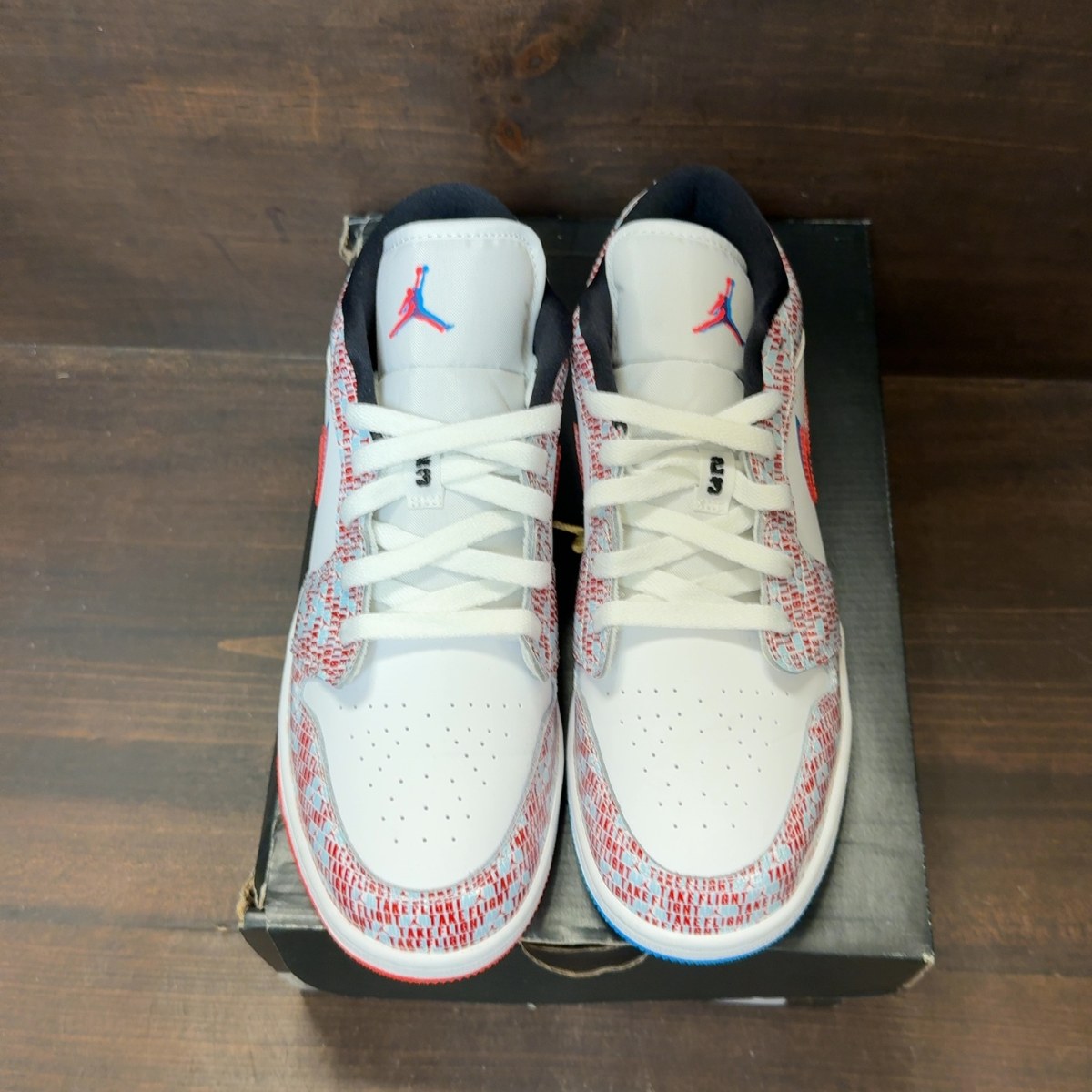 Jordan 1 Low SE Take Flight (GS) - Image 3