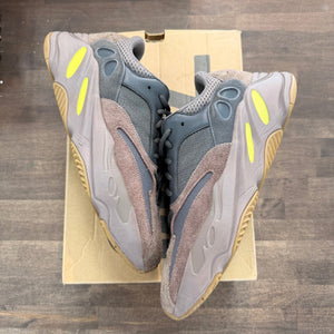 adidas Yeezy Boost 700 Mauve Size 10 (Pre-Owned) - Image 1