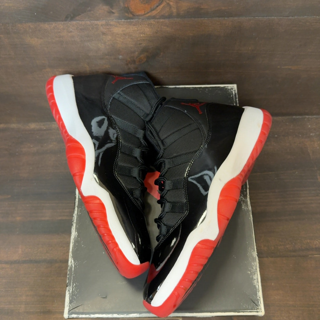 Jordan 11 Retro Playoffs Bred (2019) Size 11 (Pre-Owned) - Image 2