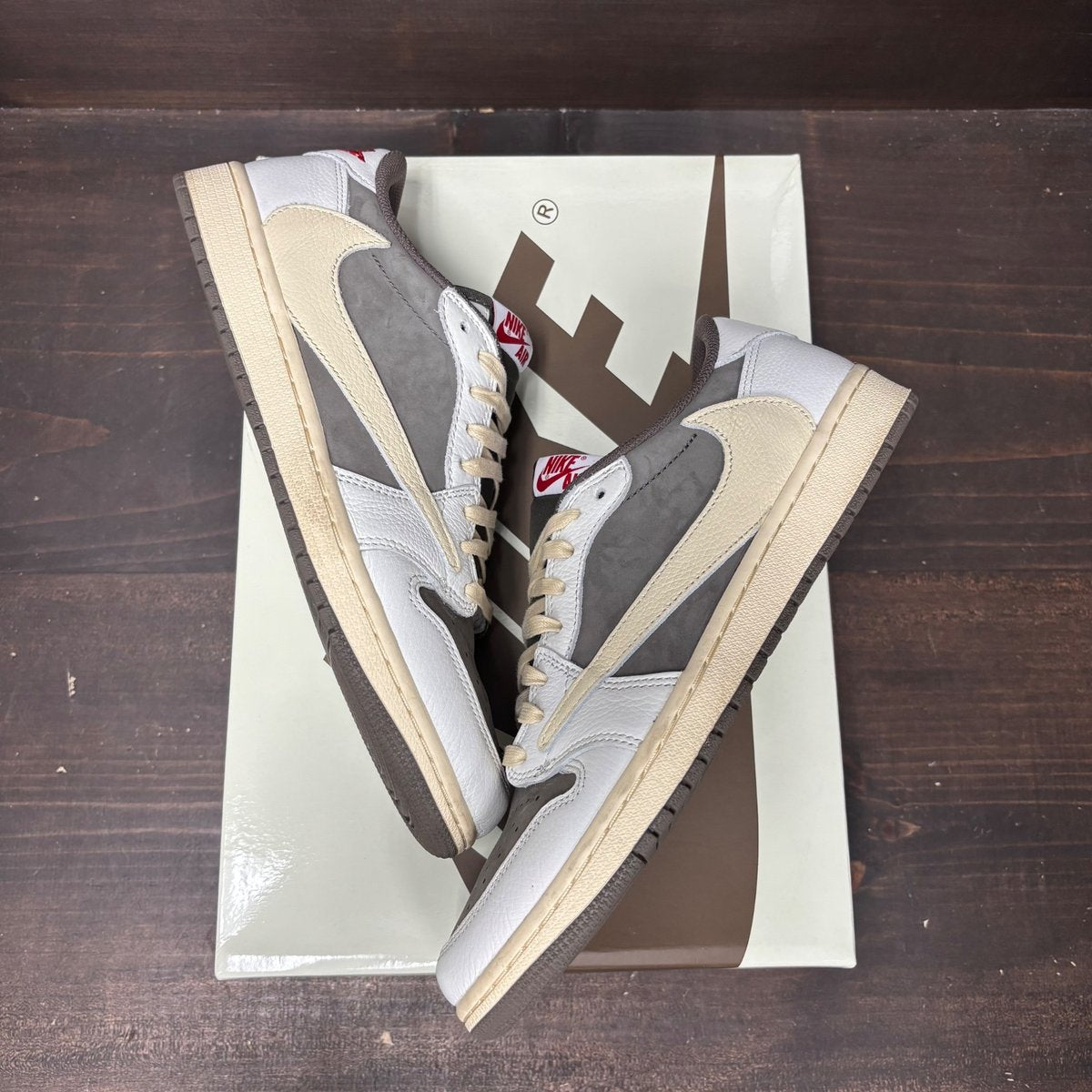 Jordan 1 Retro Low OG SP Travis Scott Reverse Mocha Size 10 (Pre-Owned) - back