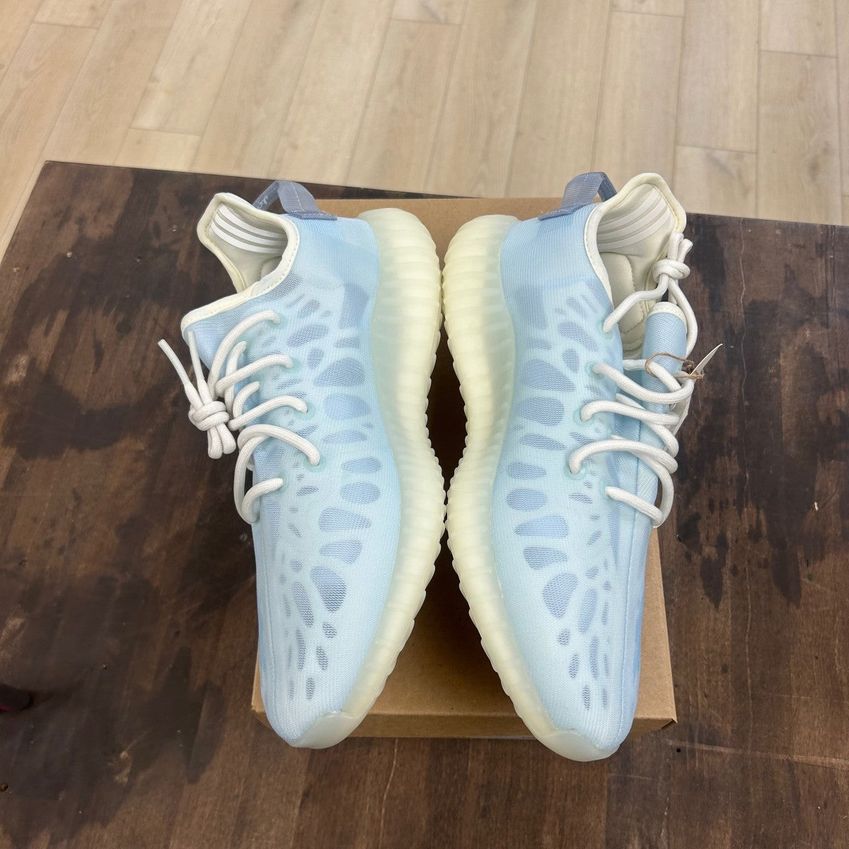 adidas Yeezy Boost 350 V2 Mono Ice Size 11 (Pre-Owned) - Image 3